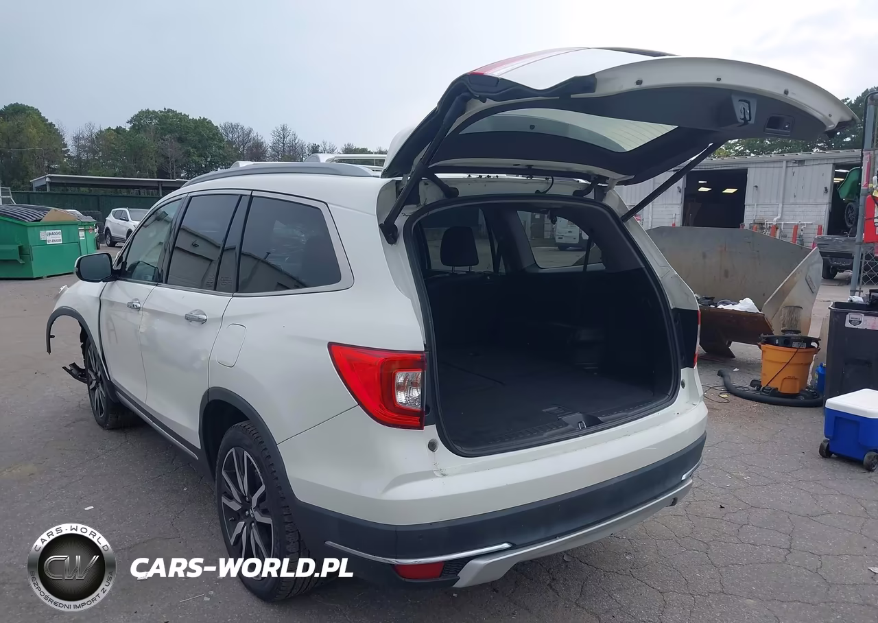 2019 Honda Pilot Touring VIN:5FNYF6H93KB049513 - 3
