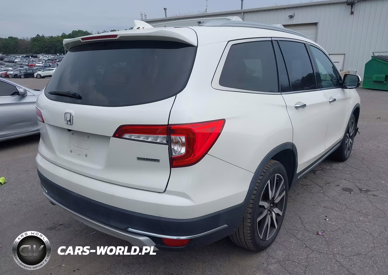 2019 Honda Pilot Touring VIN:5FNYF6H93KB049513 - 4