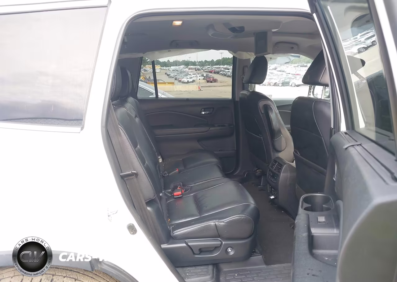 2019 Honda Pilot Touring VIN:5FNYF6H93KB049513 - 8