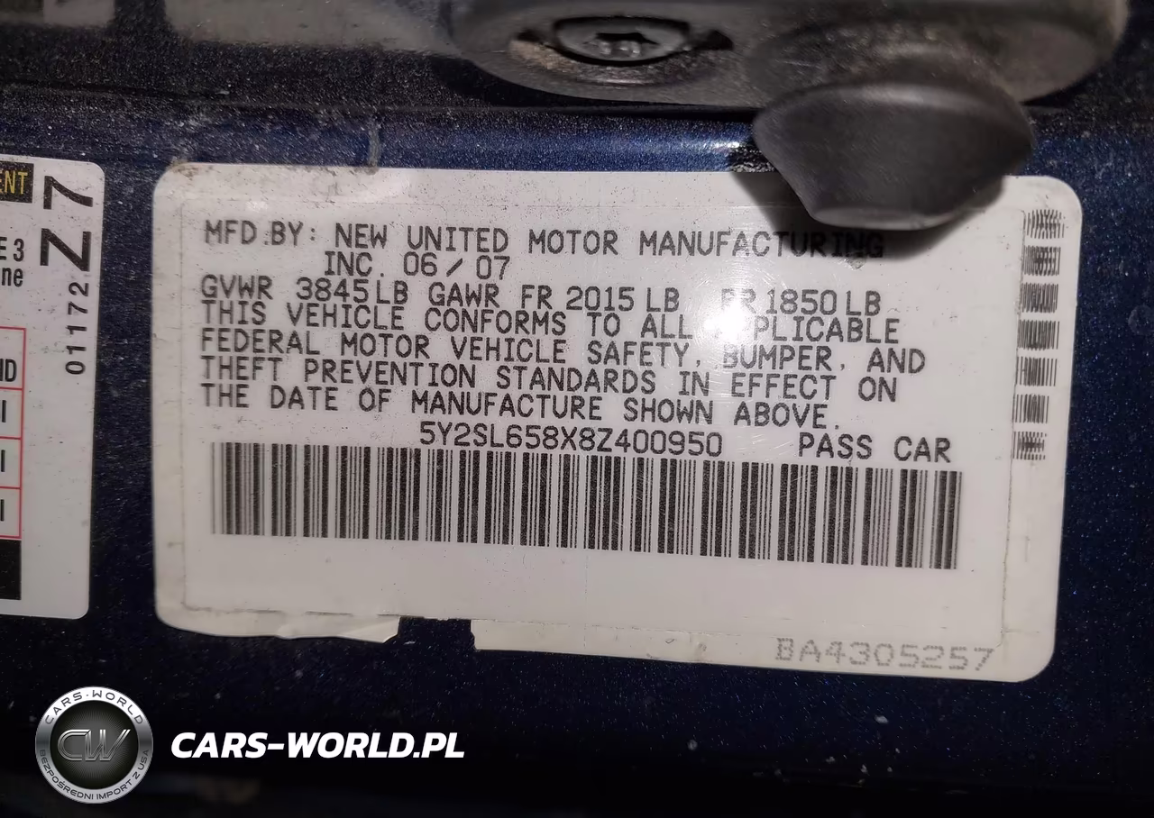 2008 Pontiac Vibe VIN:5Y2SL658X8Z400950 - 9