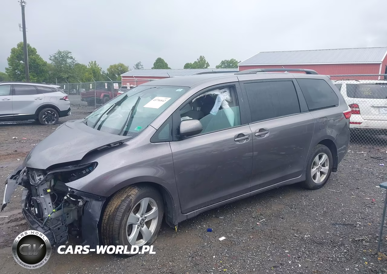 2018 Toyota Sienna Le 8 Passenger VIN:5TDKZ3DCXJS910113 - 14