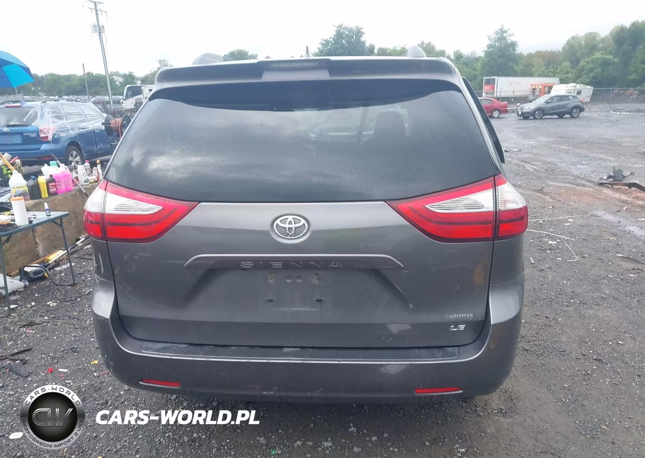 2018 Toyota Sienna Le 8 Passenger VIN:5TDKZ3DCXJS910113 - 16