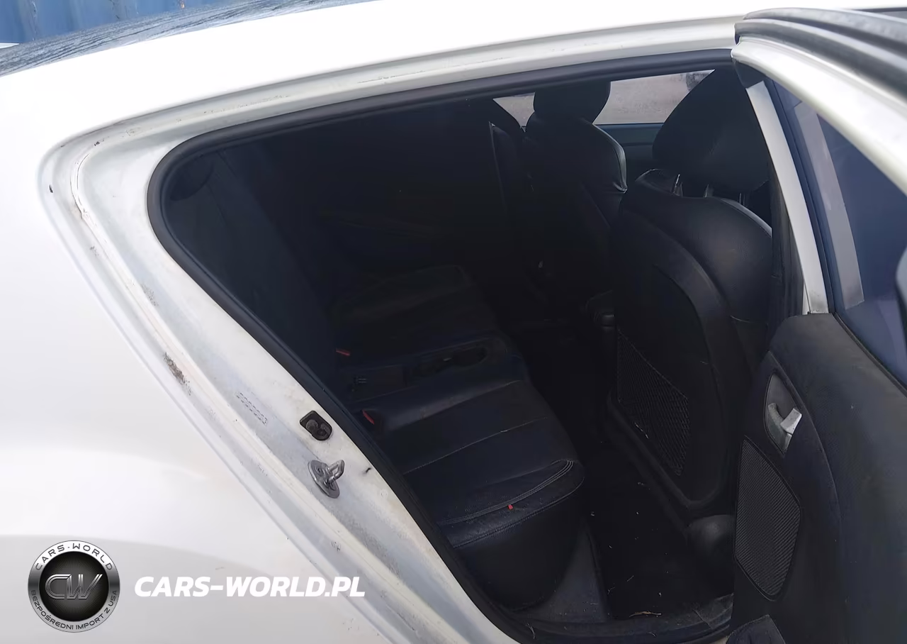 2016 Hyundai Veloster Turbo VIN:KMHTC6AE7GU279673 - 8