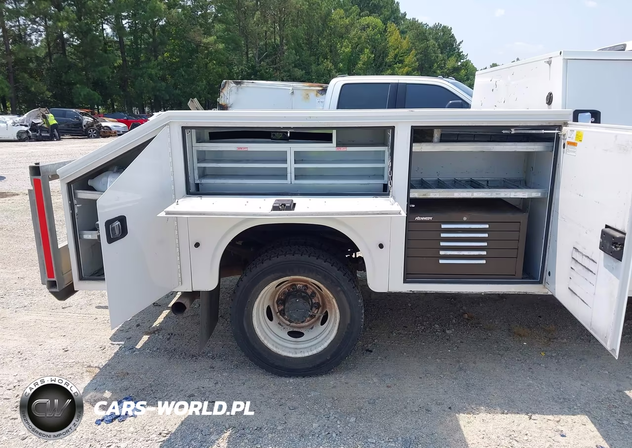 2018 Ford F-550 Chassis Xl VIN:1FDUF5GY6JEC29517 - 19