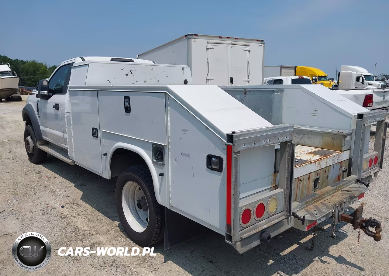 2018 Ford F-550 Chassis Xl VIN:1FDUF5GY6JEC29517 - 3