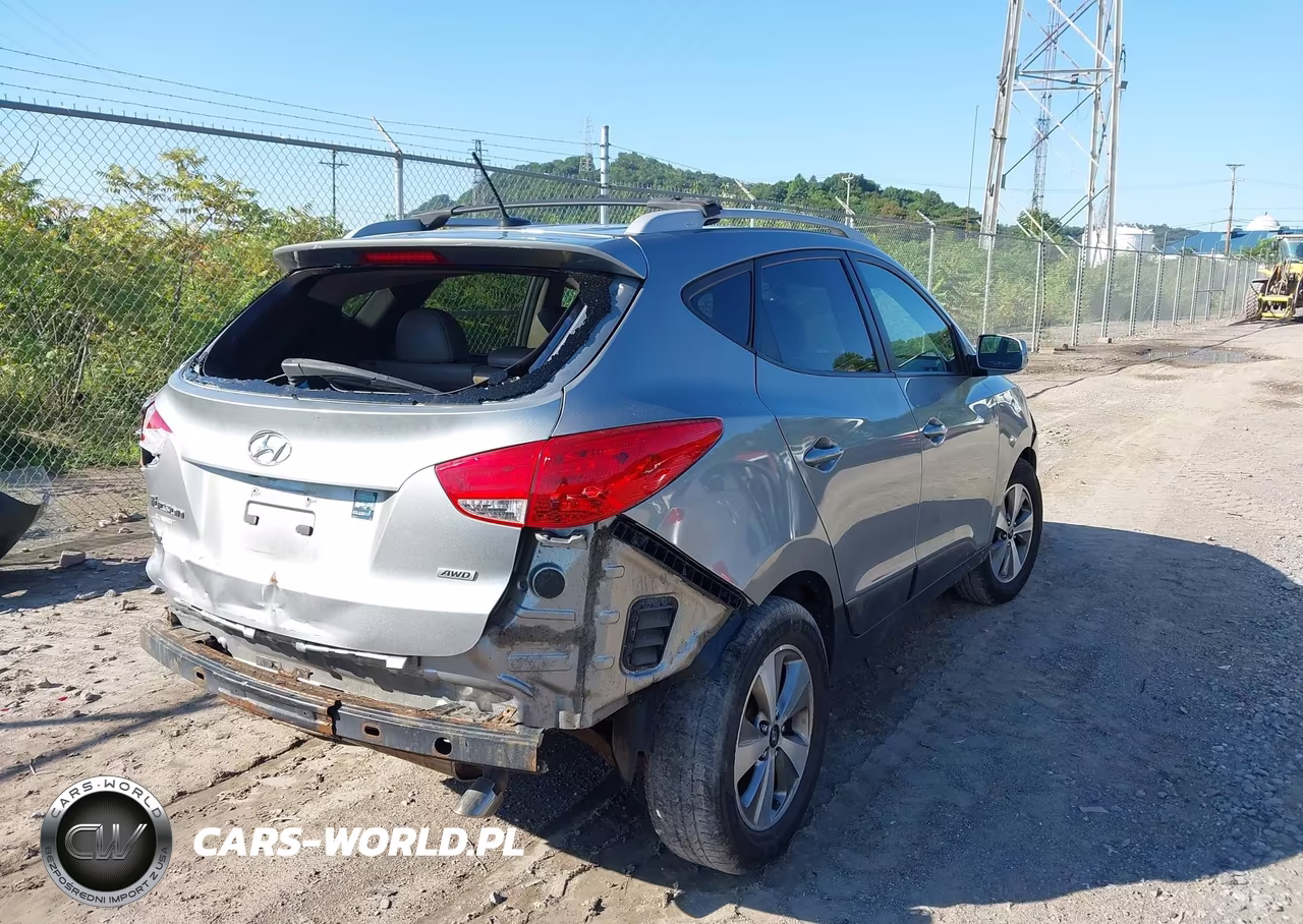 2015 Hyundai Tucson Se VIN:KM8JUCAG1FU073123 - 4