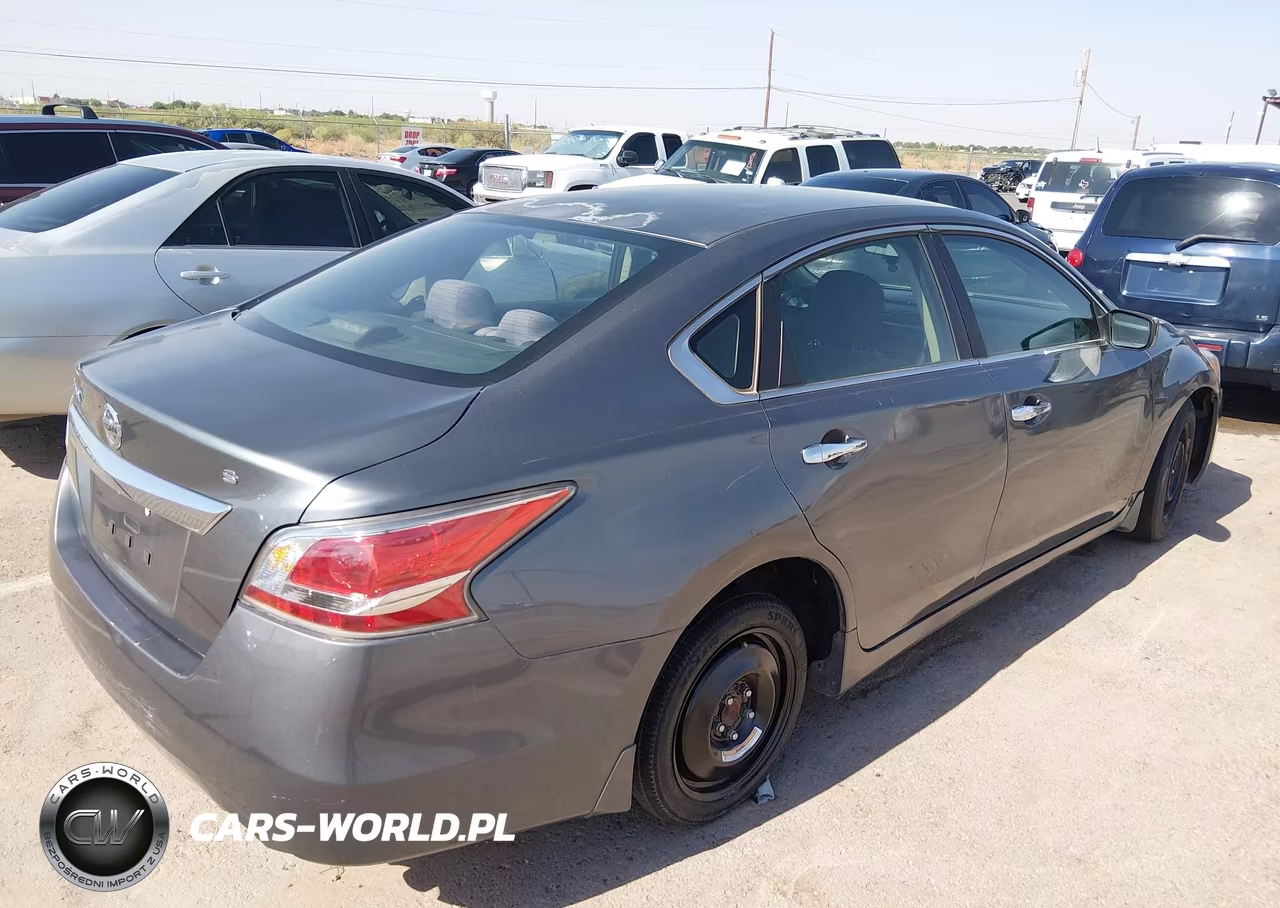 2015 Nissan Altima 2.5 S VIN:1N4AL3AP6FN864805 - 4