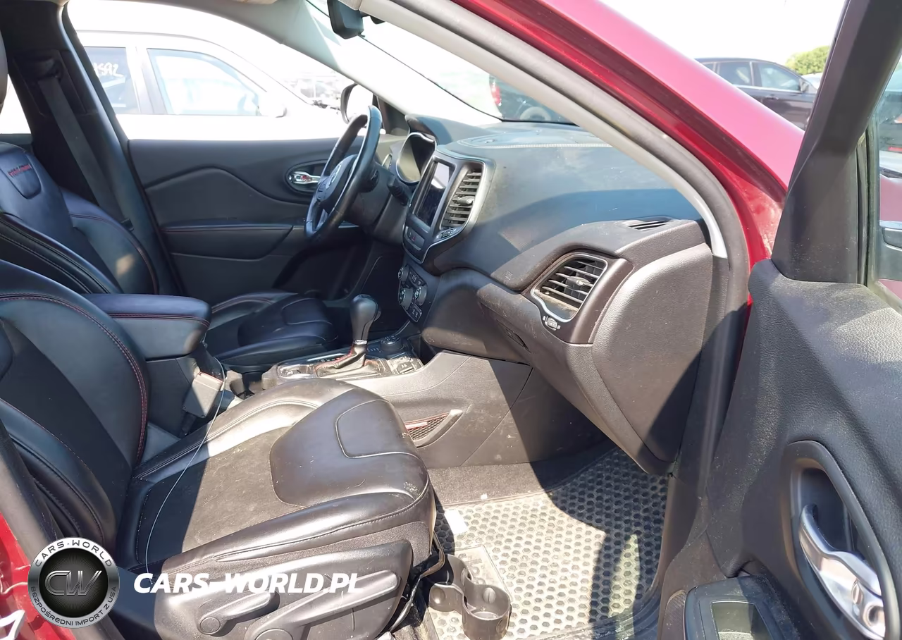 2020 Jeep Cherokee Trailhawk 4X4 VIN:1C4PJMBN1LD549733 - 5