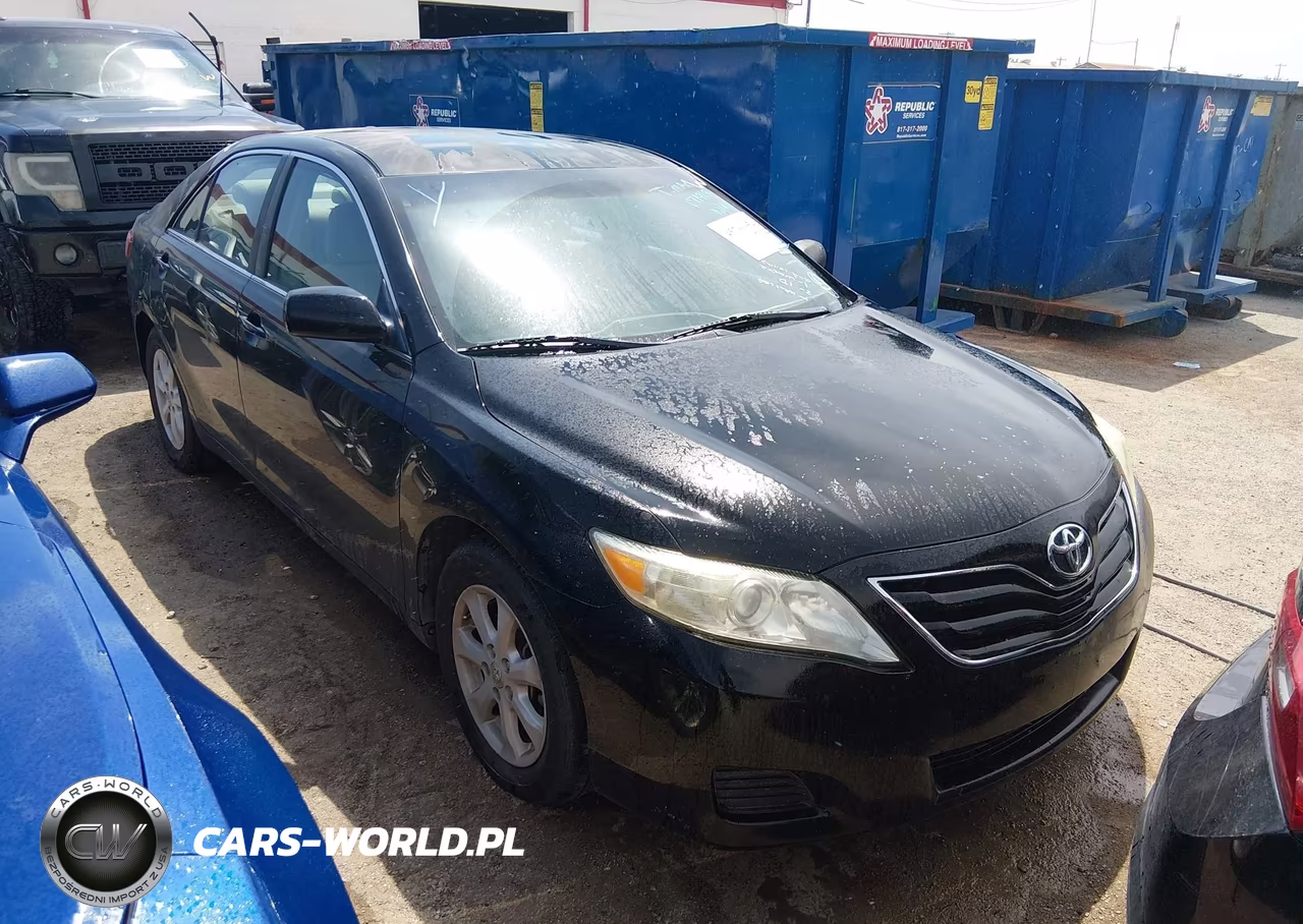 2011 Toyota Camry Le – zdjęcie 1 z 16