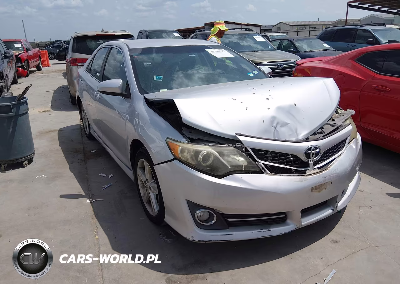 2014 Toyota Camry Se – zdjęcie 1 z 16