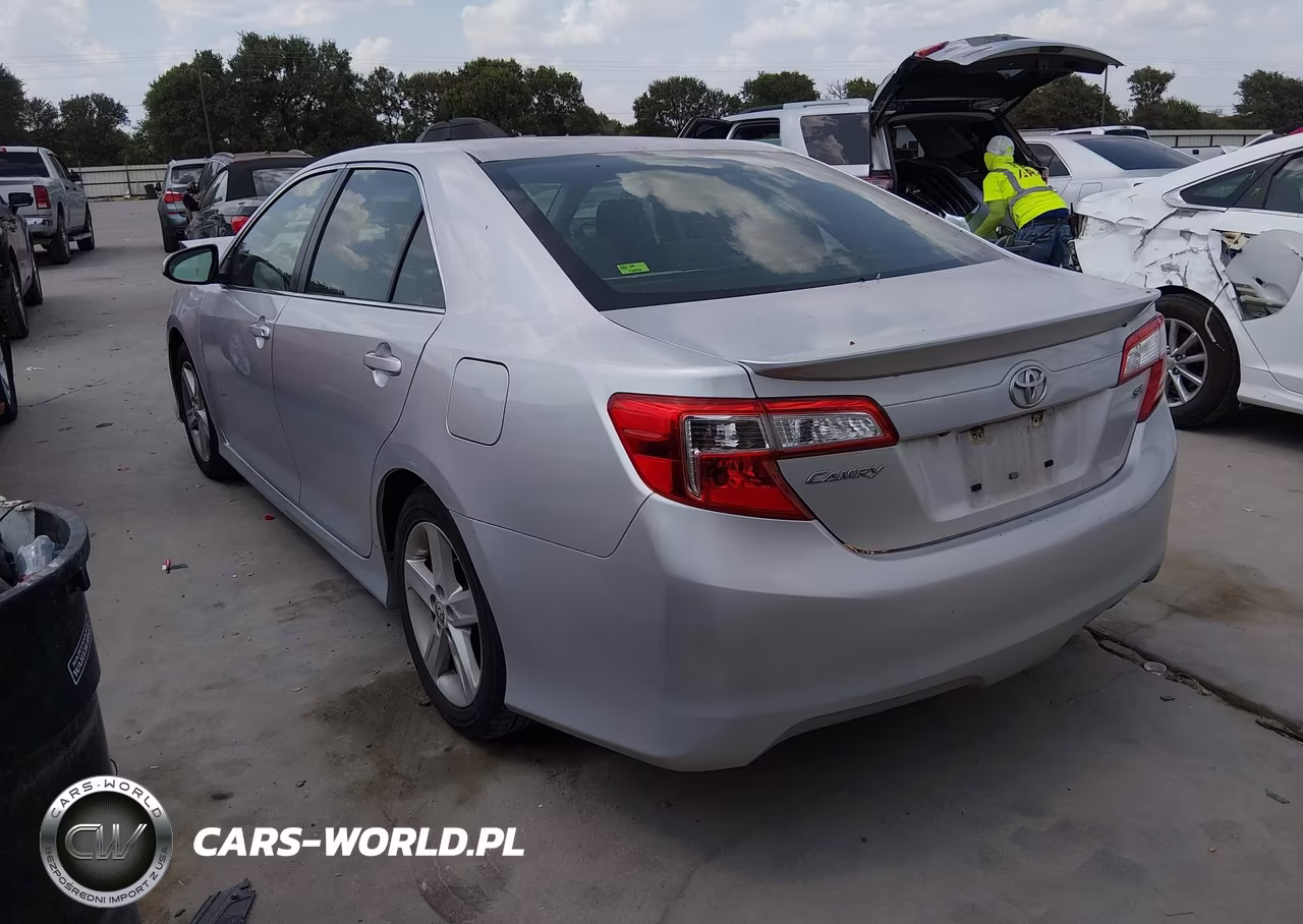 2014 Toyota Camry Se VIN:4T1BF1FKXEU356635 - 3