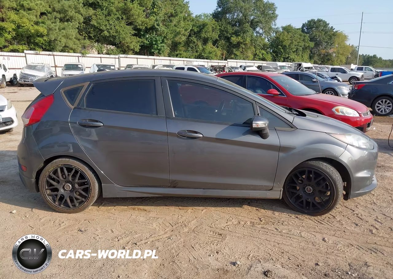 2018 Ford Fiesta St VIN:3FADP4GX6JM129436 - 13