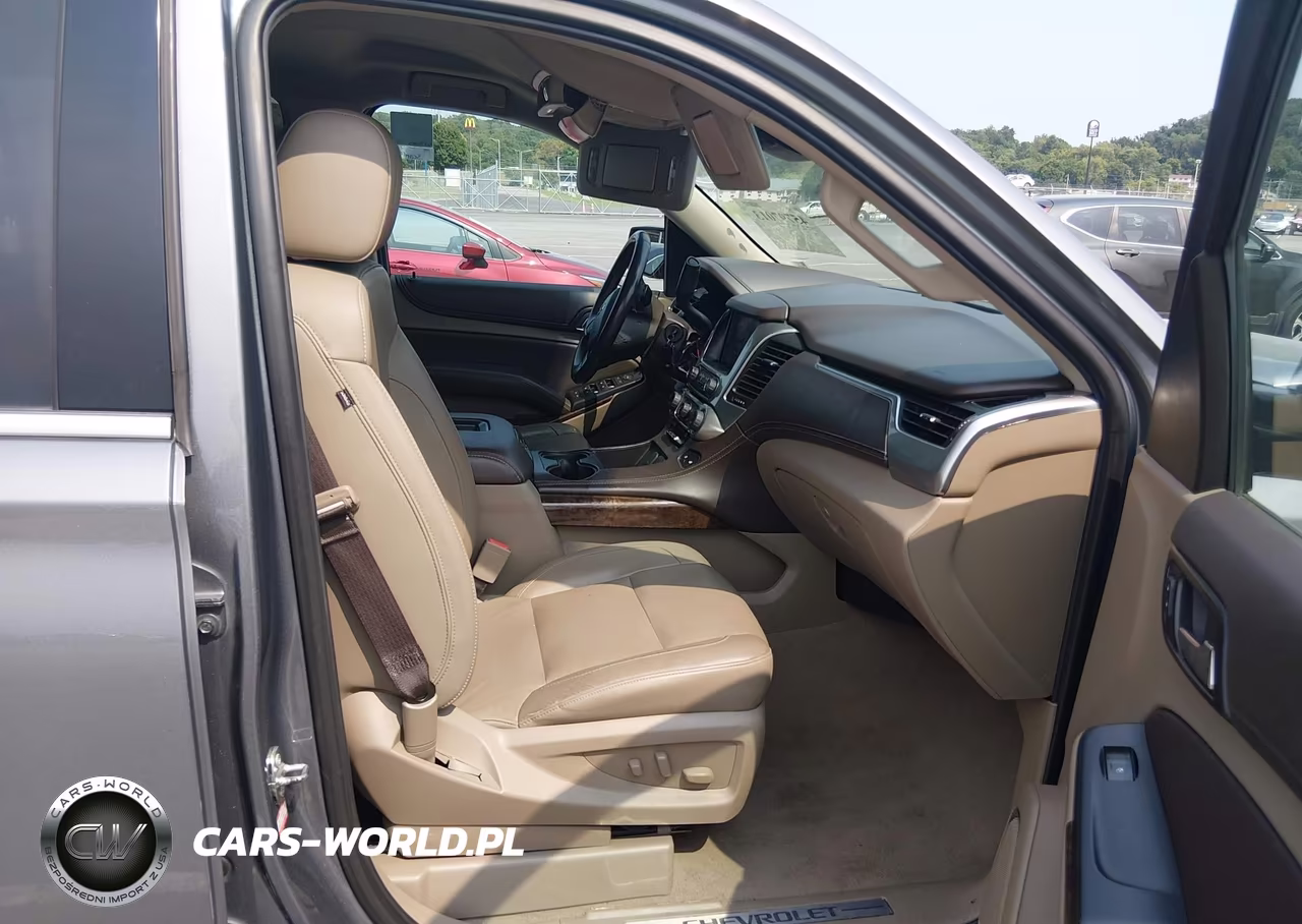 2019 Chevrolet Suburban Lt VIN:1GNSKHKC4KR331159 - 5