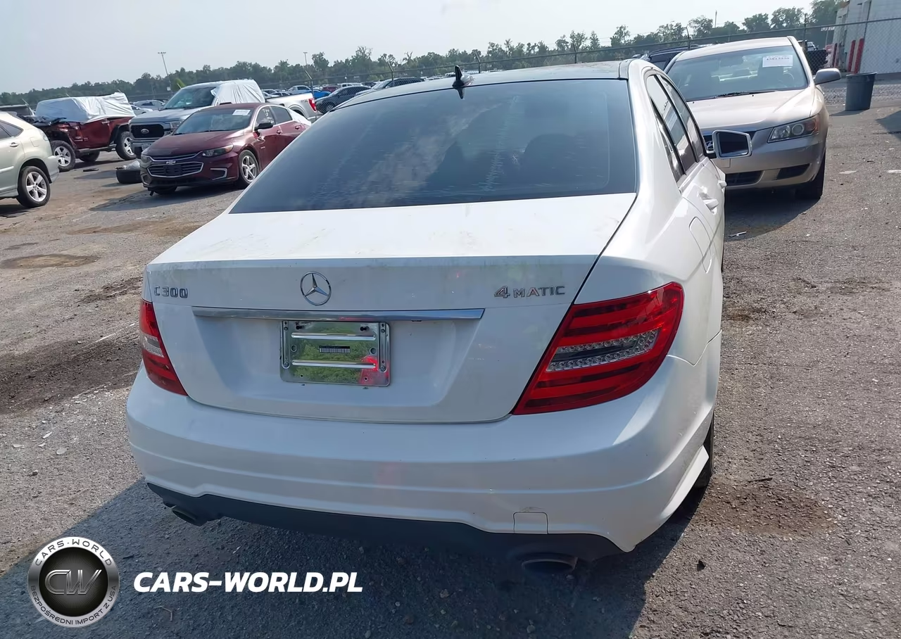 2013 Mercedes-Benz C 300 Sport 4Matic VIN:WDDGF8AB7DR241430 - 16