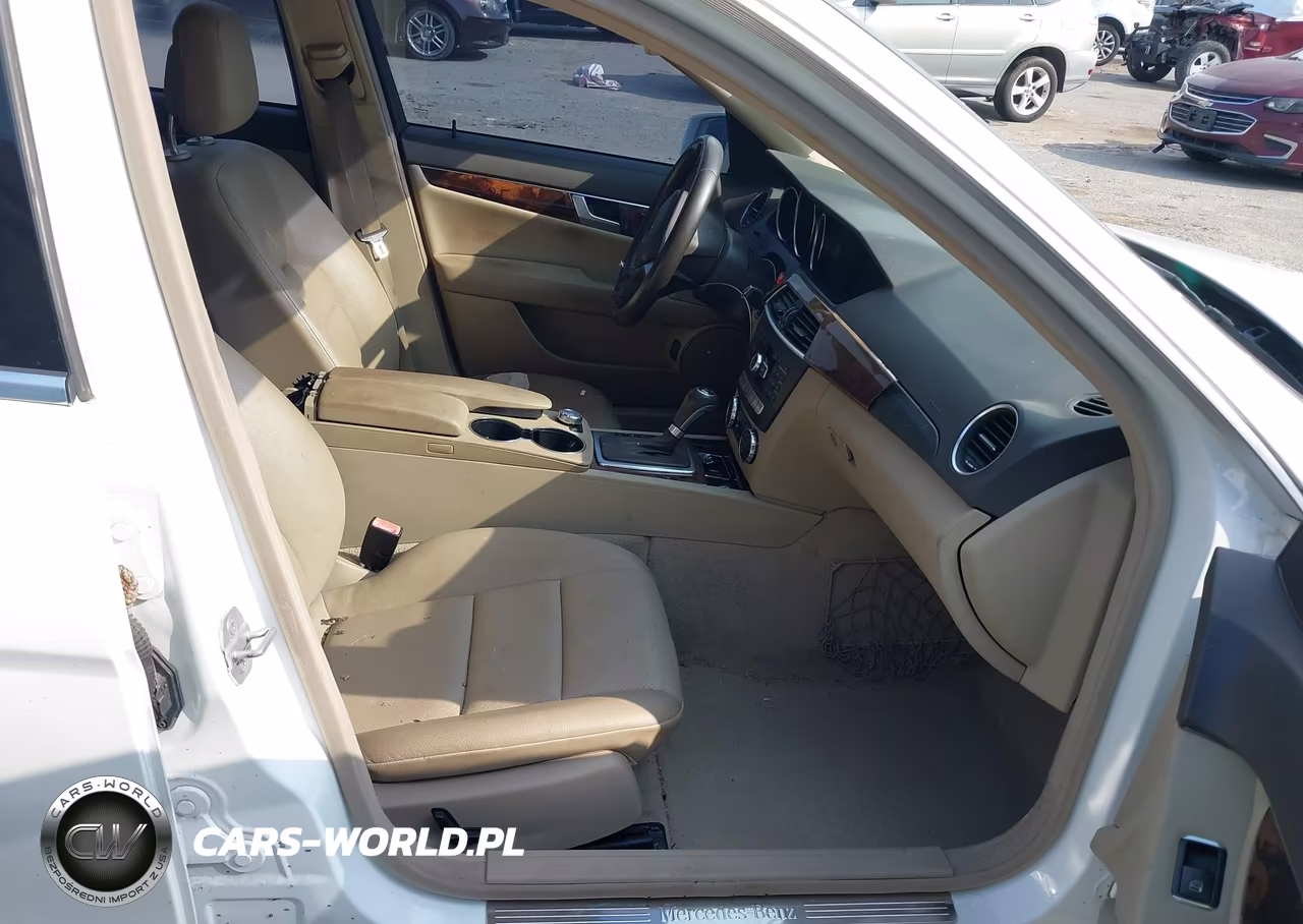 2013 Mercedes-Benz C 300 Sport 4Matic VIN:WDDGF8AB7DR241430 - 5