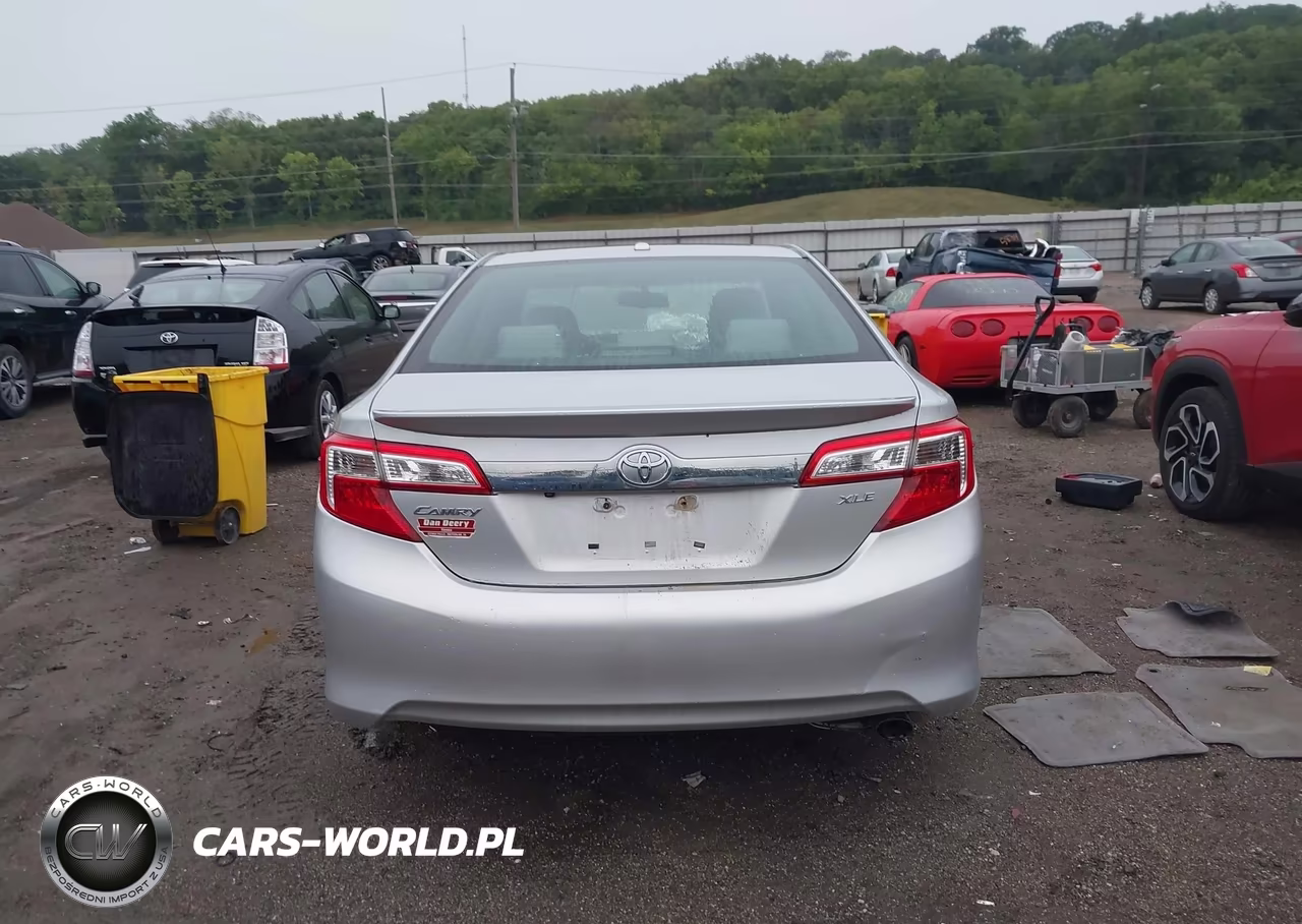 2014 Toyota Camry Xle VIN:4T4BF1FK6ER439355 - 17