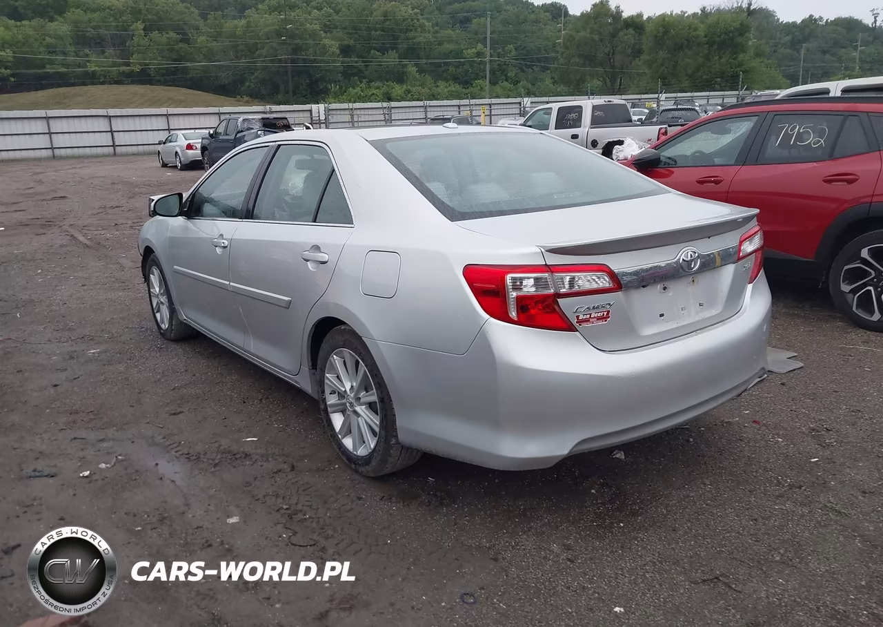 2014 Toyota Camry Xle VIN:4T4BF1FK6ER439355 - 3
