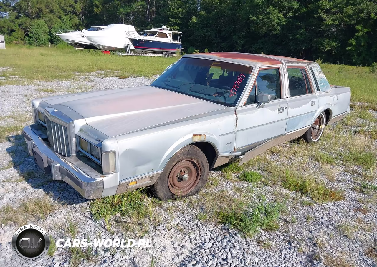 1987 Lincoln Town Car Signature VIN:1LNBM82F8HY683653 - 2