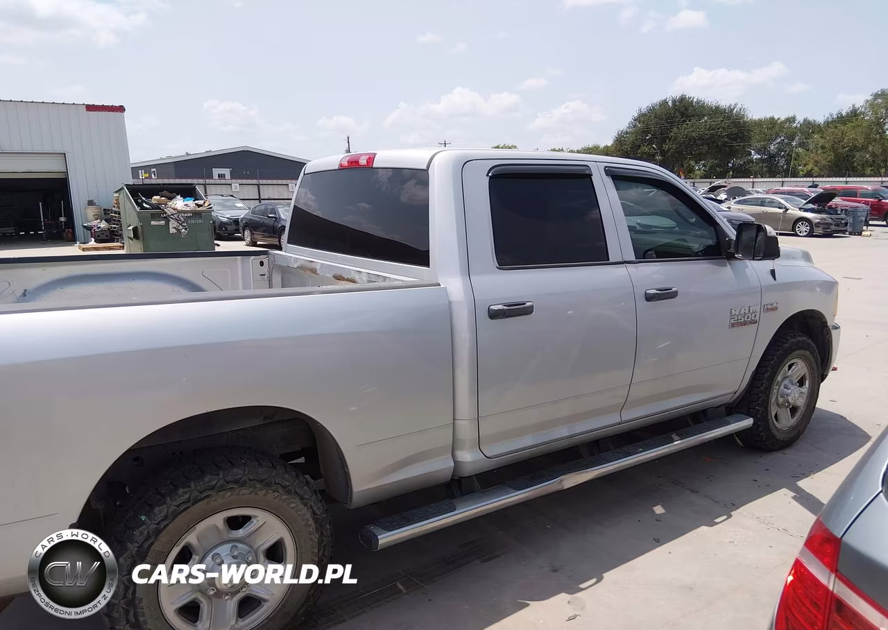 2016 Ram 2500 Tradesman VIN:3C6UR4CJ6GG286064 - 13