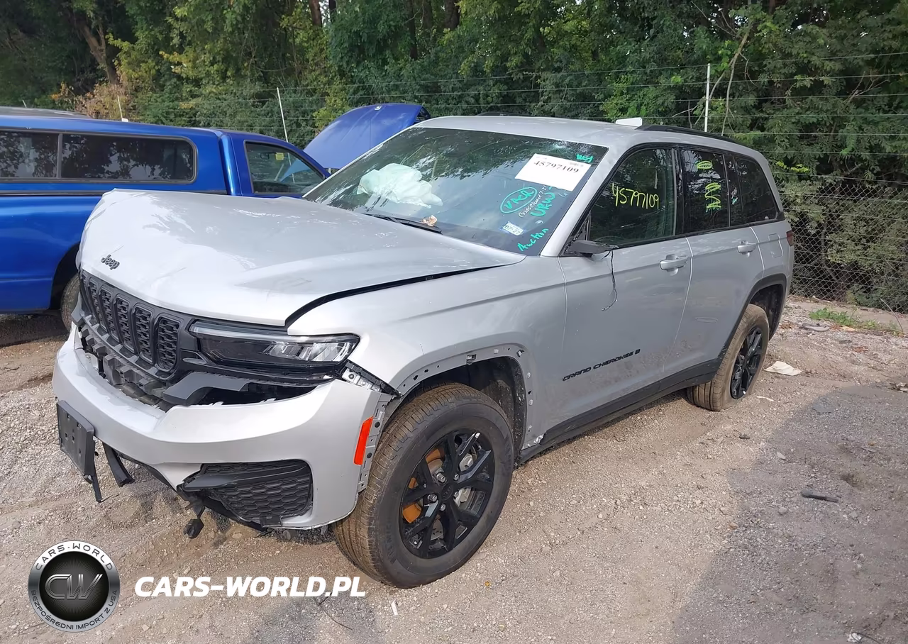 2025 Jeep Grand Cherokee Altitude 4X4 VIN:1C4RJHAG0S8703245 - 2