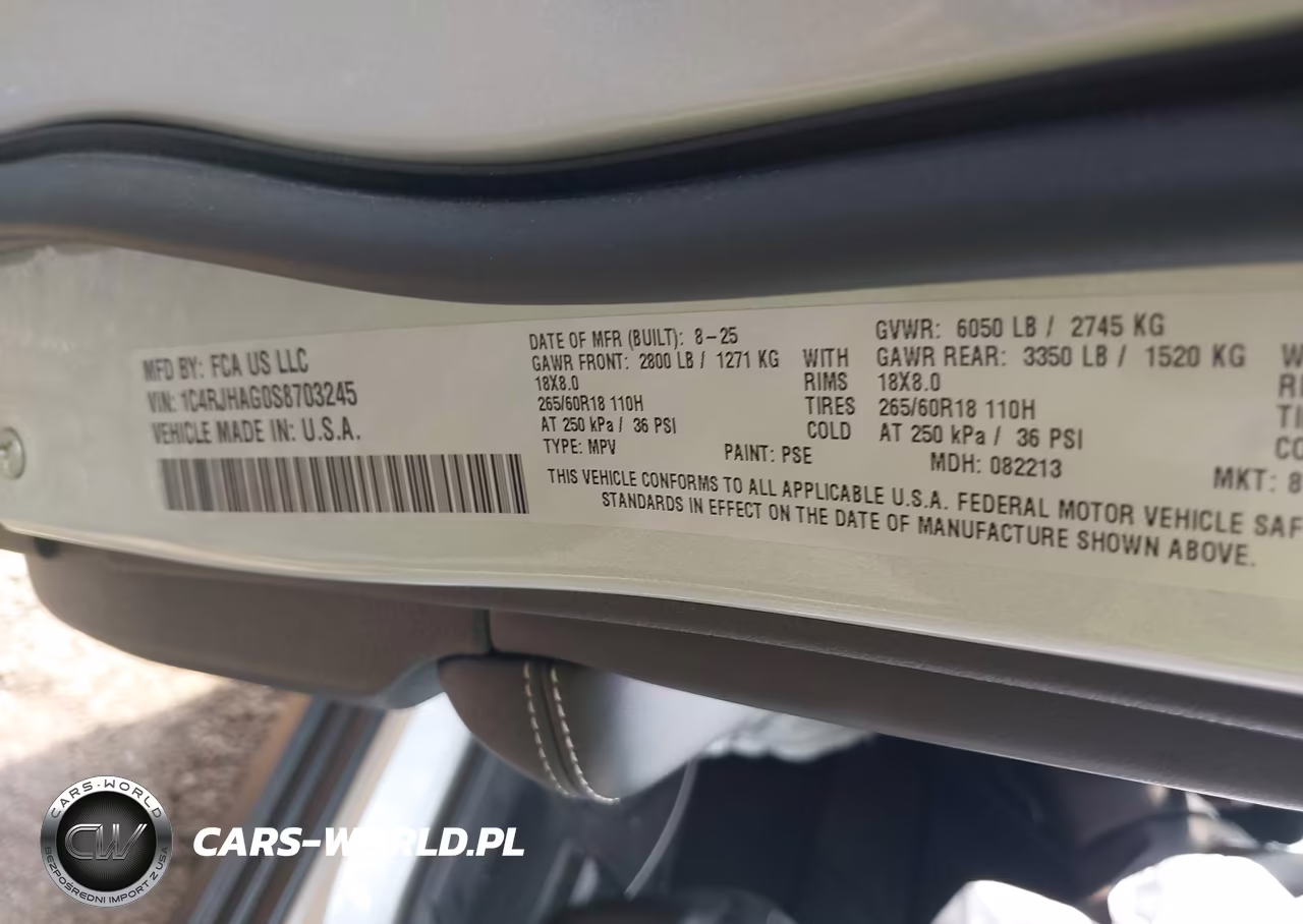 2025 Jeep Grand Cherokee Altitude 4X4 VIN:1C4RJHAG0S8703245 - 9