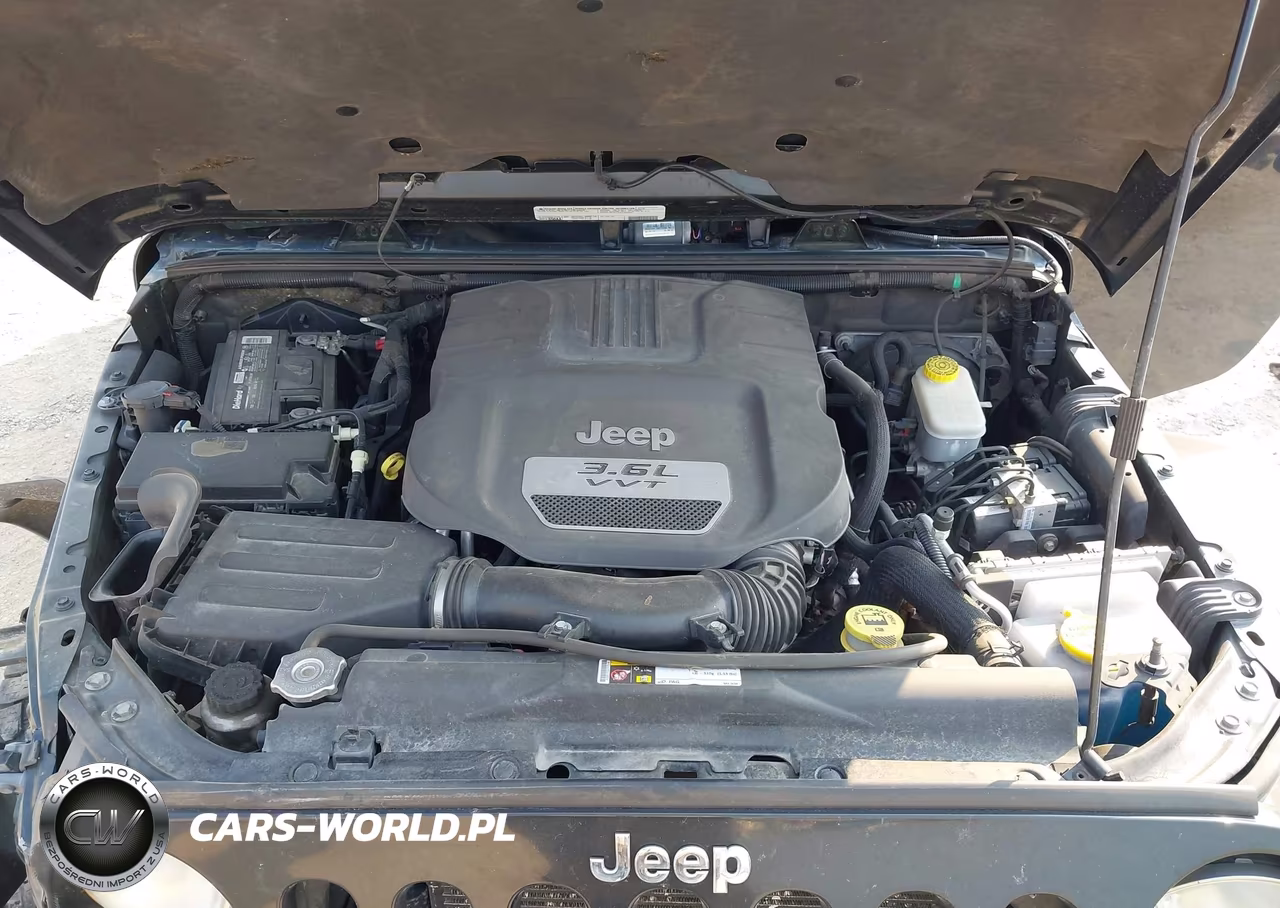 2012 Jeep Wrangler Unlimited Sahara VIN:1C4BJWEG0CL235807 - 10