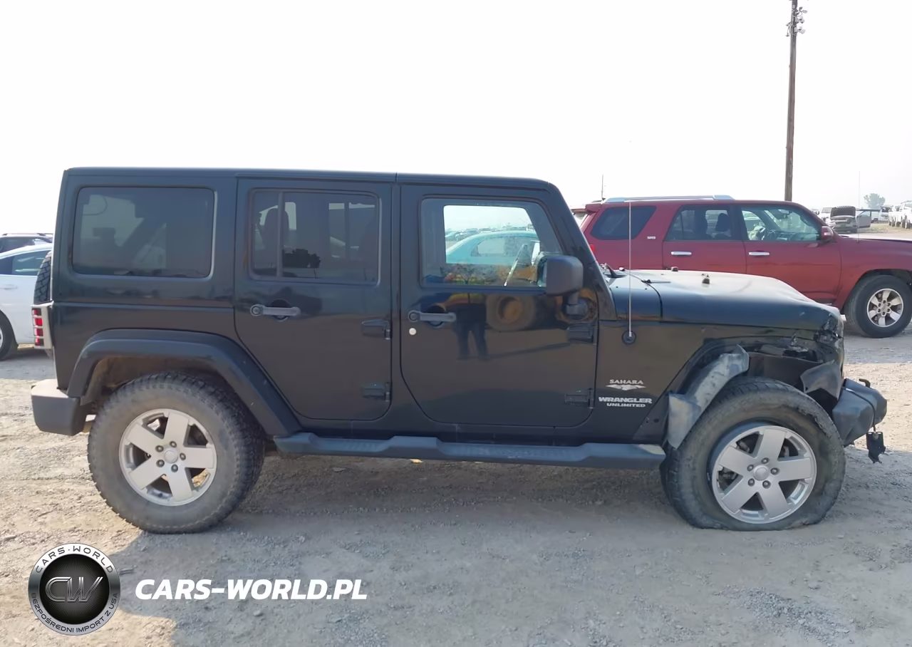 2012 Jeep Wrangler Unlimited Sahara VIN:1C4BJWEG0CL235807 - 14