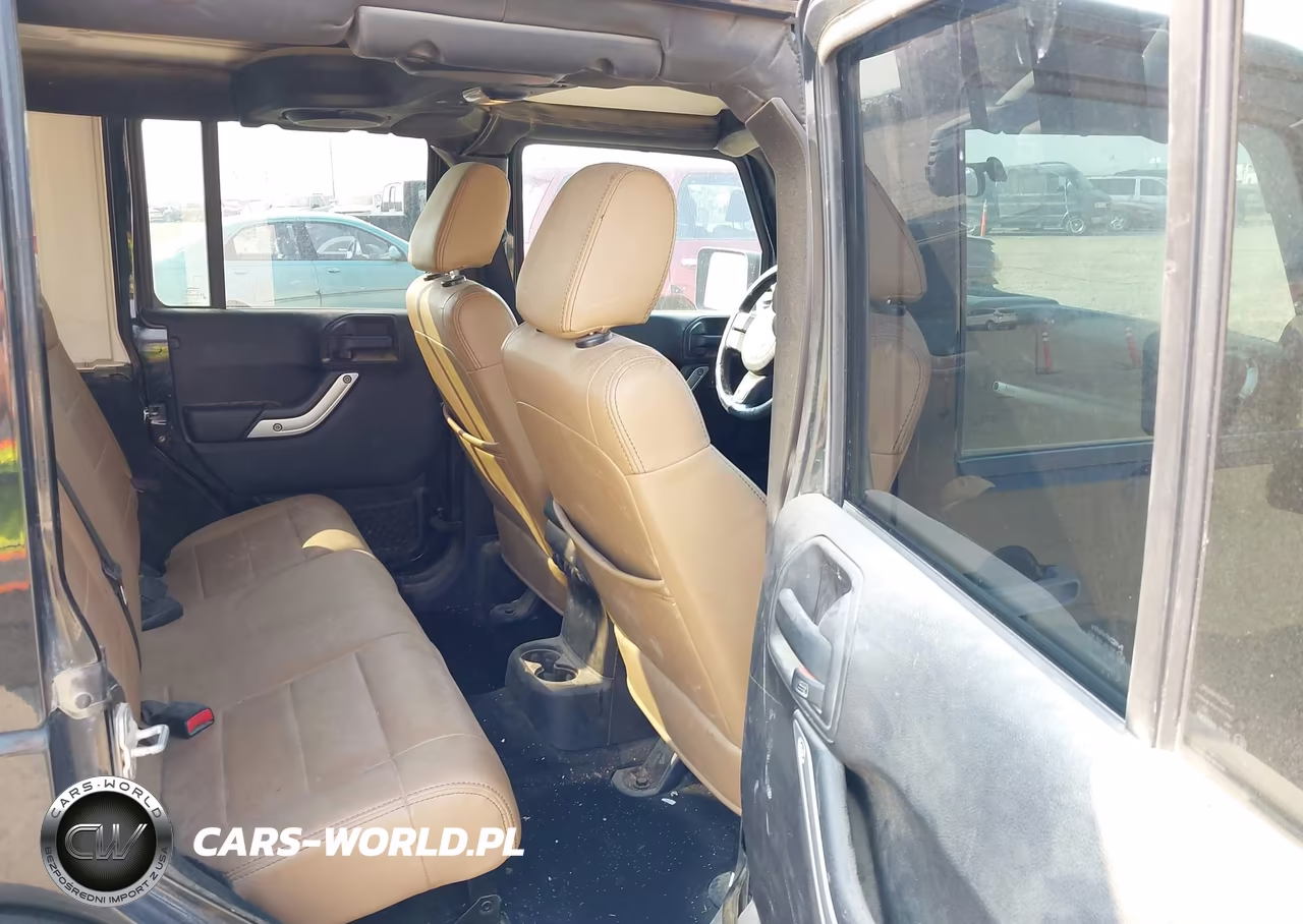 2012 Jeep Wrangler Unlimited Sahara VIN:1C4BJWEG0CL235807 - 8
