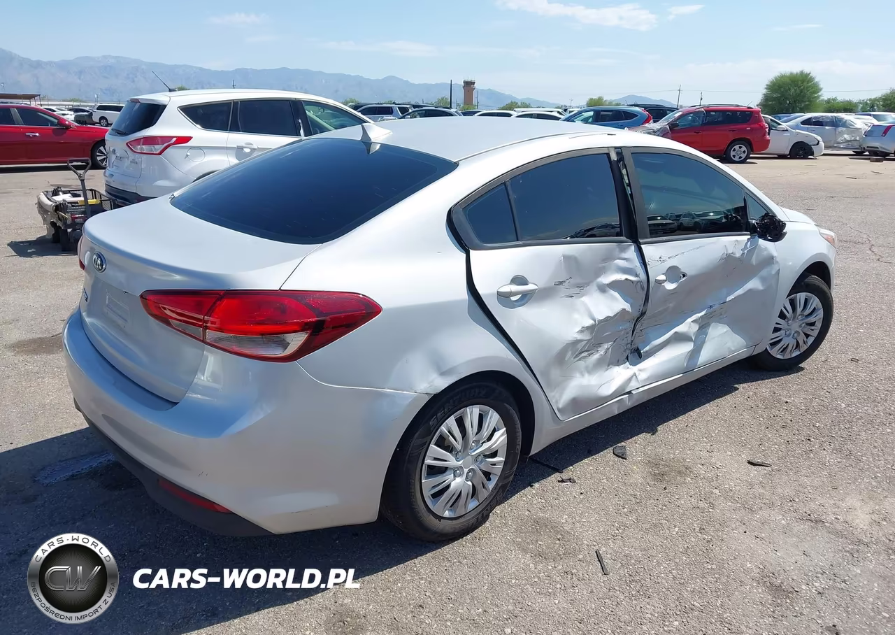 2017 Kia Forte Lx VIN:3KPFK4A74HE017779 - 4