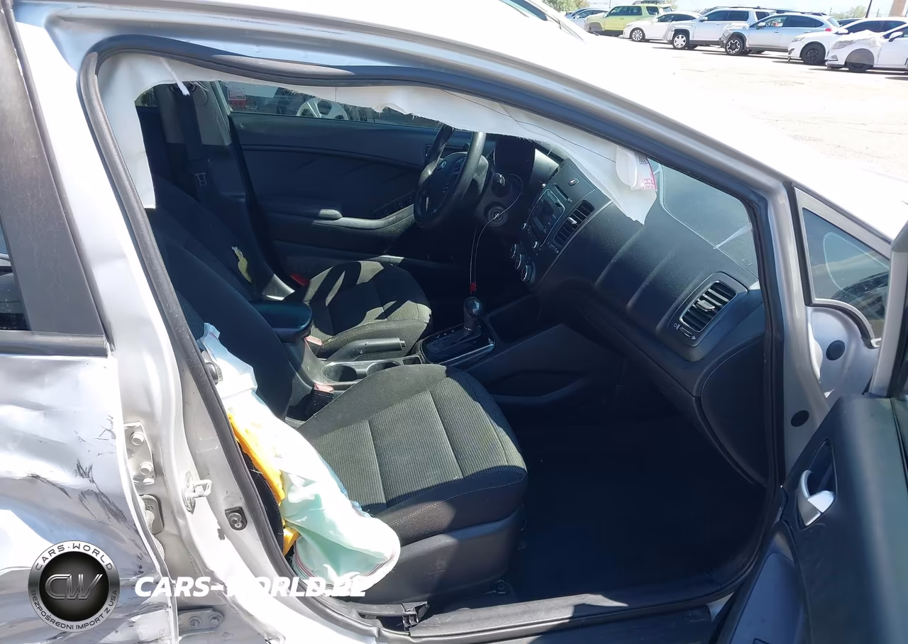 2017 Kia Forte Lx VIN:3KPFK4A74HE017779 - 5