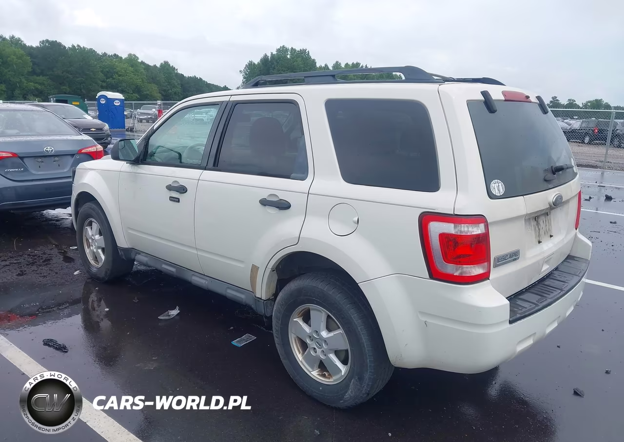 2012 Ford Escape Xlt VIN:1FMCU0D7XCKC51850 - 3