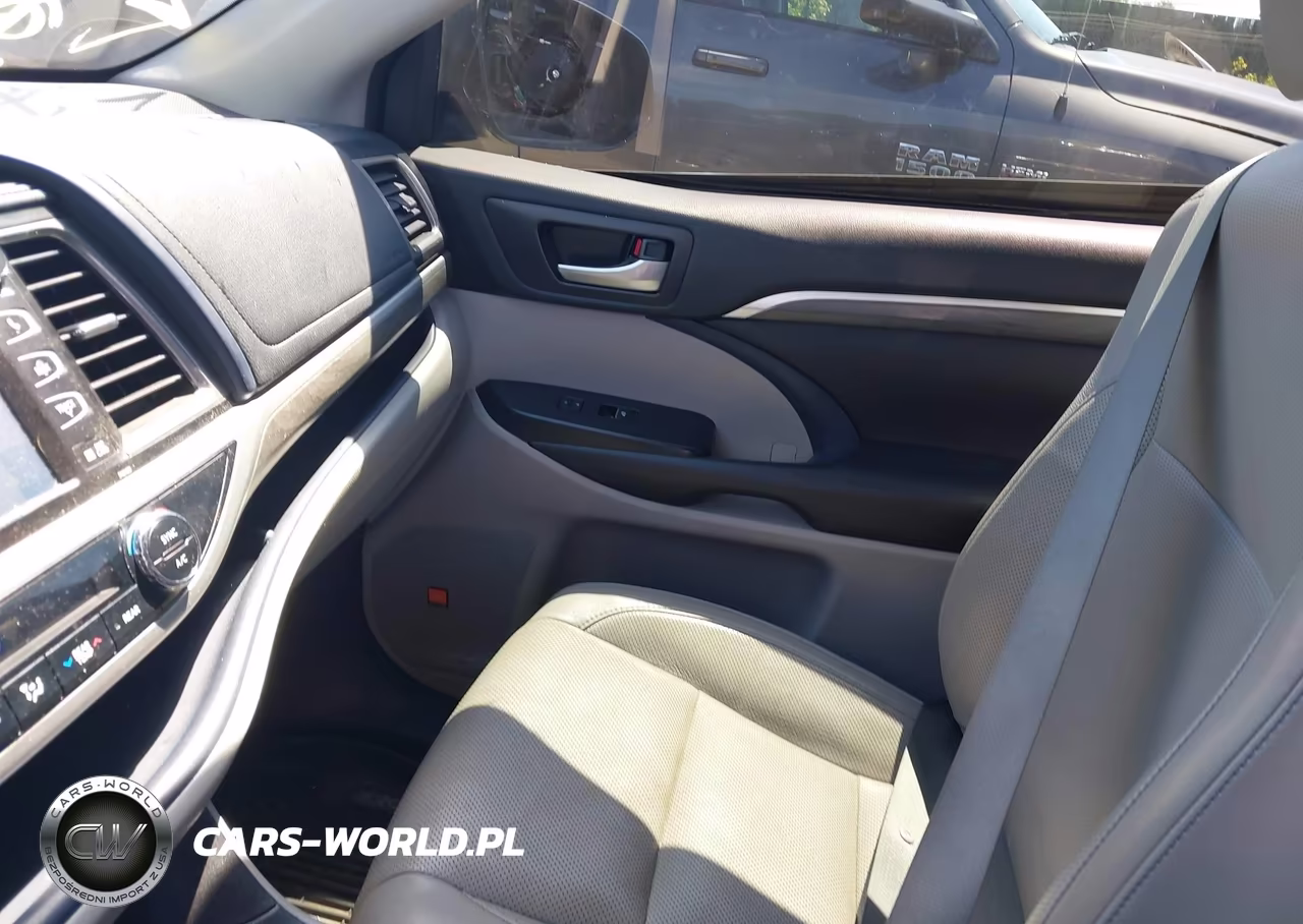 2018 Toyota Highlander Hybrid Limited VIN:5TDDGRFHXJS047727 - 5
