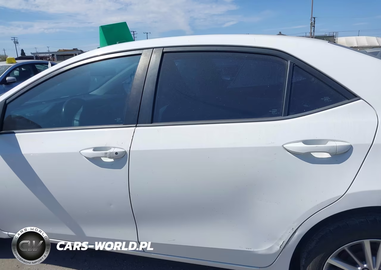 2015 Toyota Corolla Le Plus VIN:5YFBURHE3FP201679 - 14