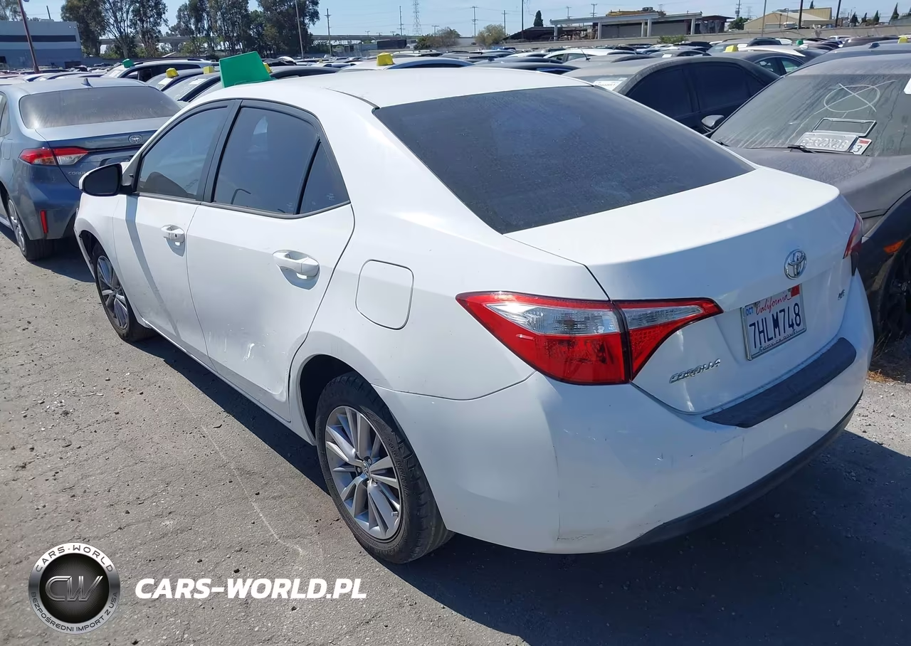 2015 Toyota Corolla Le Plus VIN:5YFBURHE3FP201679 - 3