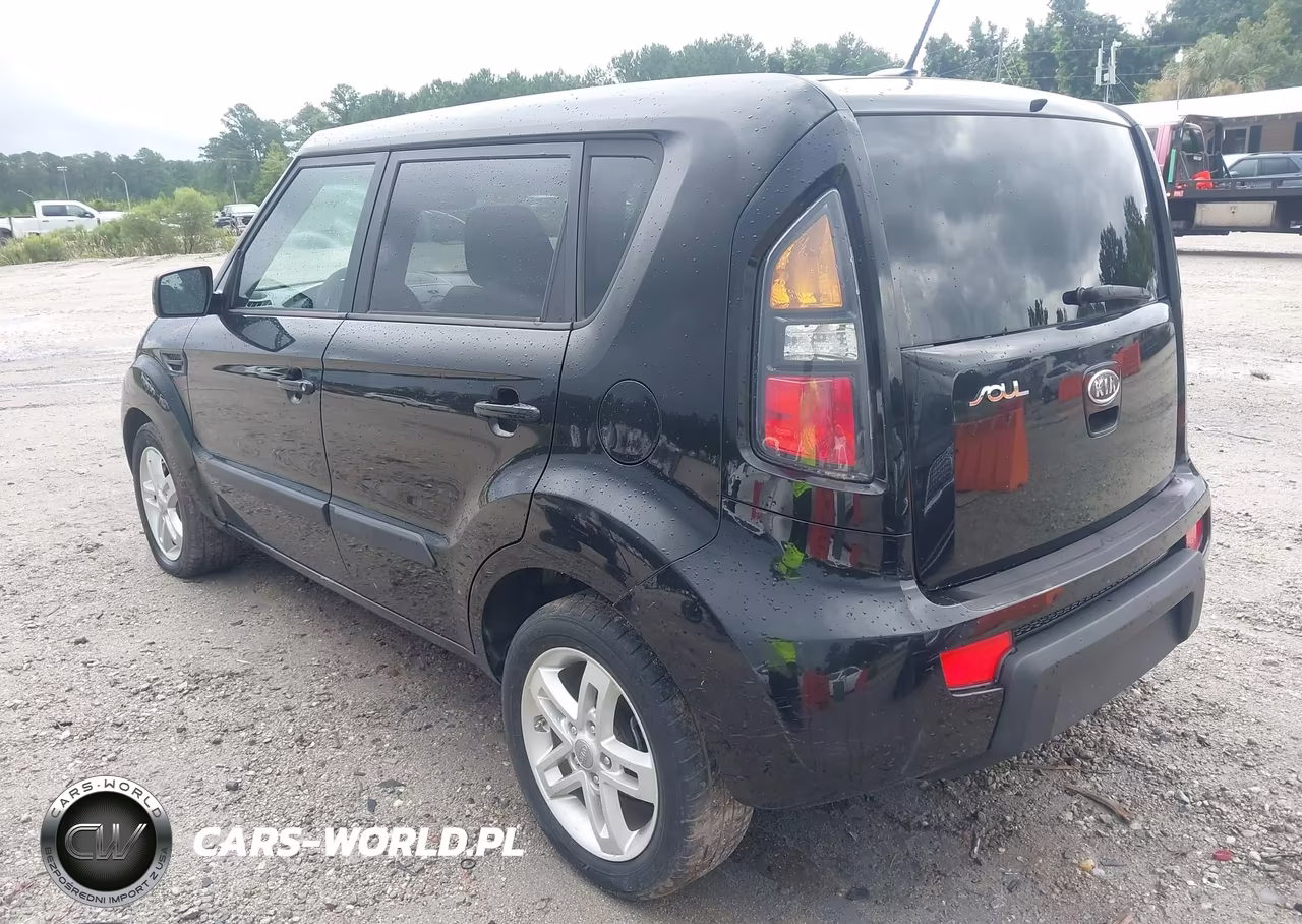 2011 Kia Soul + VIN:KNDJT2A27B7735771 - 3