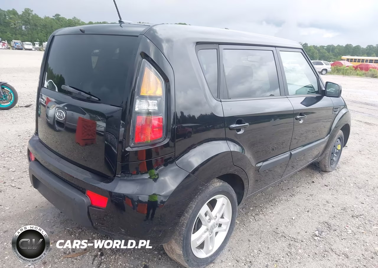 2011 Kia Soul + VIN:KNDJT2A27B7735771 - 4