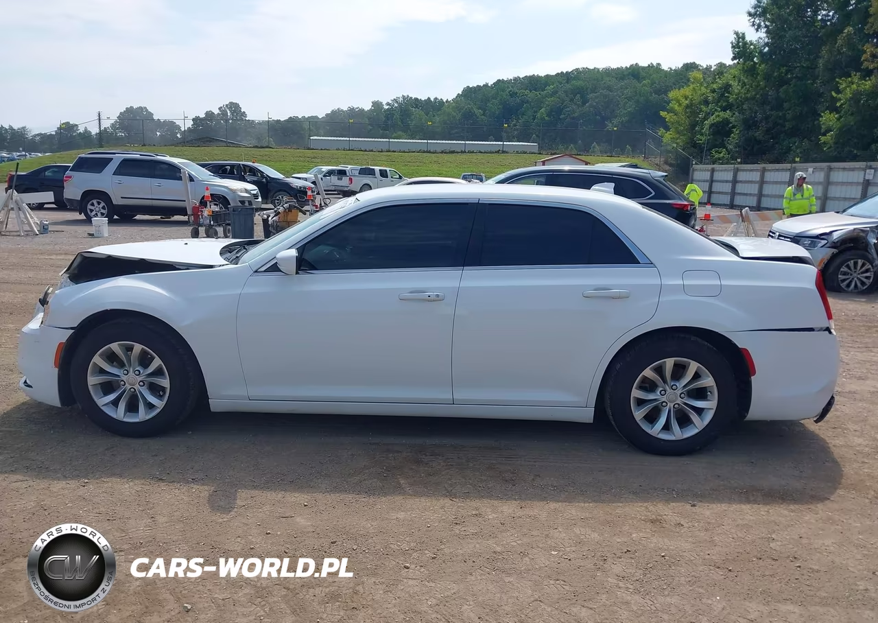 2015 Chrysler 300 Limited VIN:2C3CCAAG5FH891675 - 14