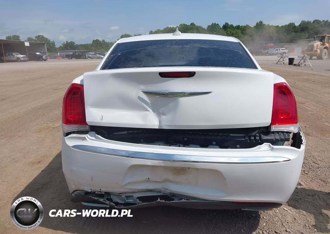 2015 Chrysler 300 Limited VIN:2C3CCAAG5FH891675 - 6