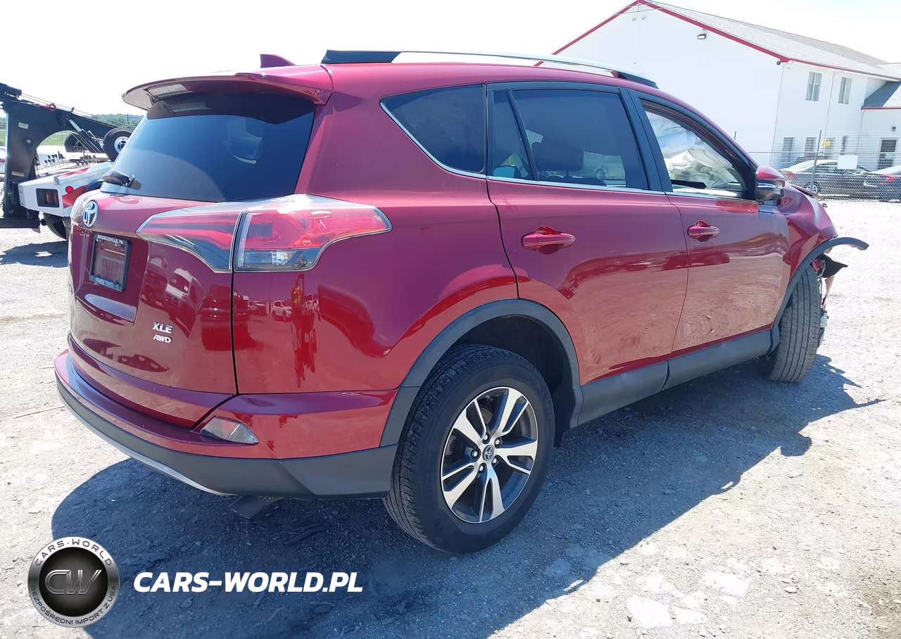 2018 Toyota Rav4 Xle VIN:2T3RFREV4JW710997 - 4