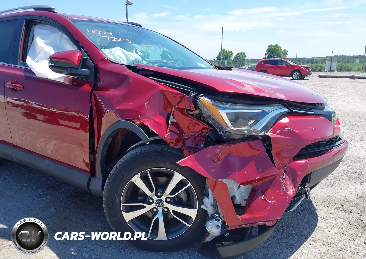 2018 Toyota Rav4 Xle VIN:2T3RFREV4JW710997 - 6