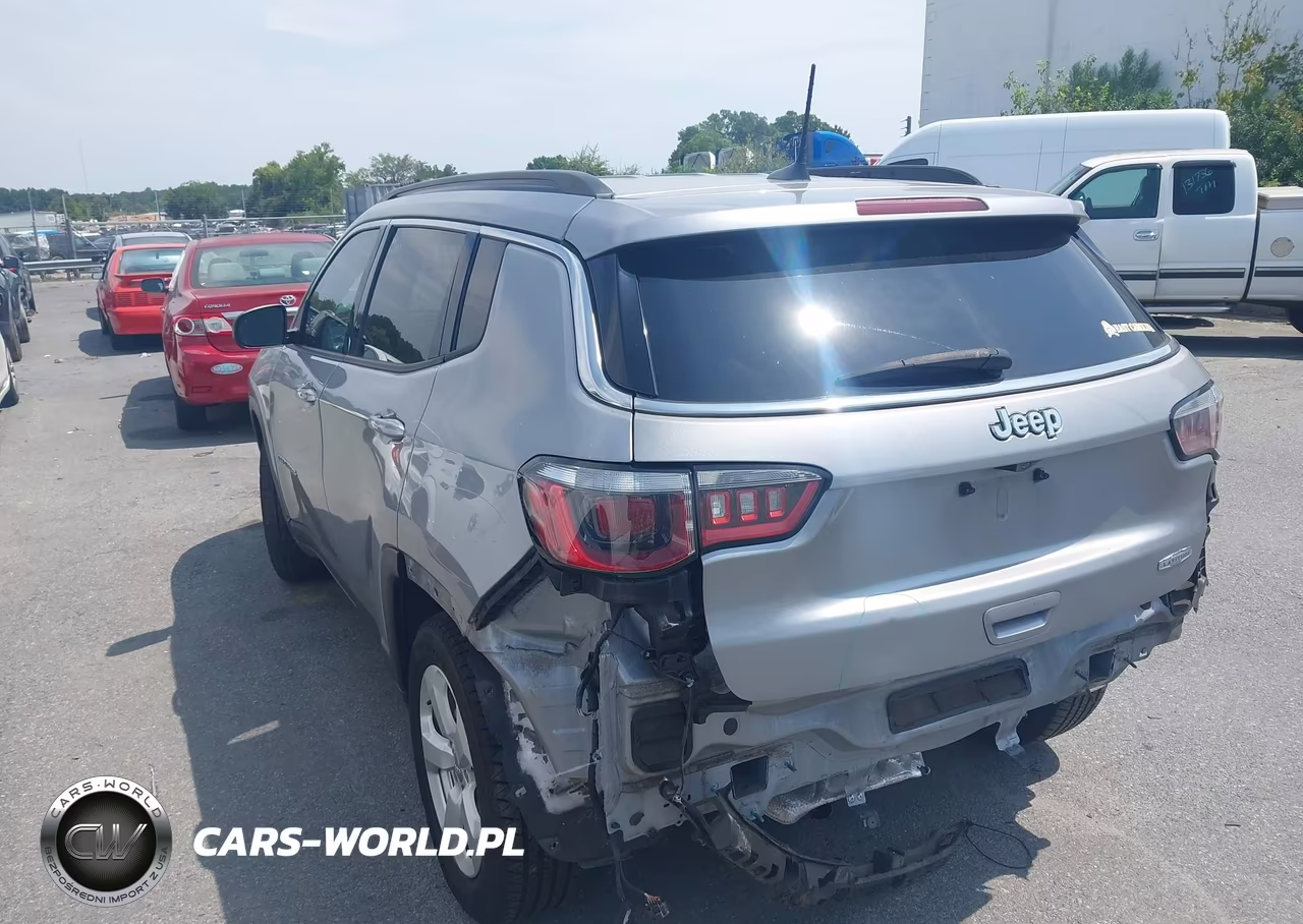 2018 Jeep Compass Latitude Fwd VIN:3C4NJCBB2JT425162 - 3