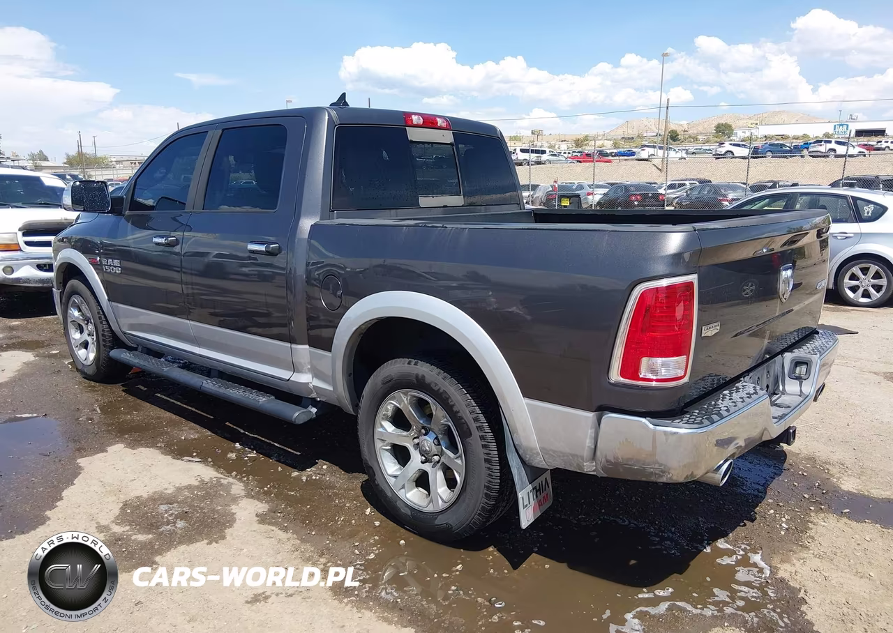 2015 Ram 1500 Laramie VIN:1C6RR7NM4FS687957 - 3