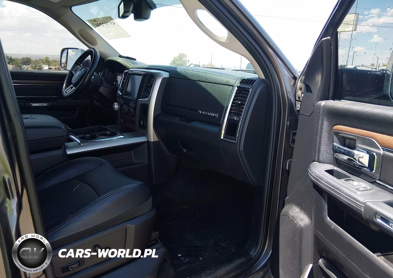2015 Ram 1500 Laramie VIN:1C6RR7NM4FS687957 - 5