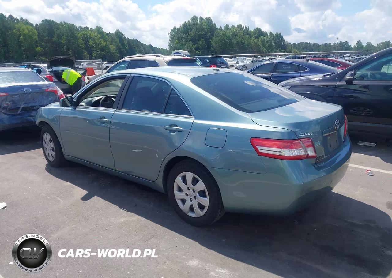 2010 Toyota Camry Le VIN:4T1BF3EKXAU545745 - 3
