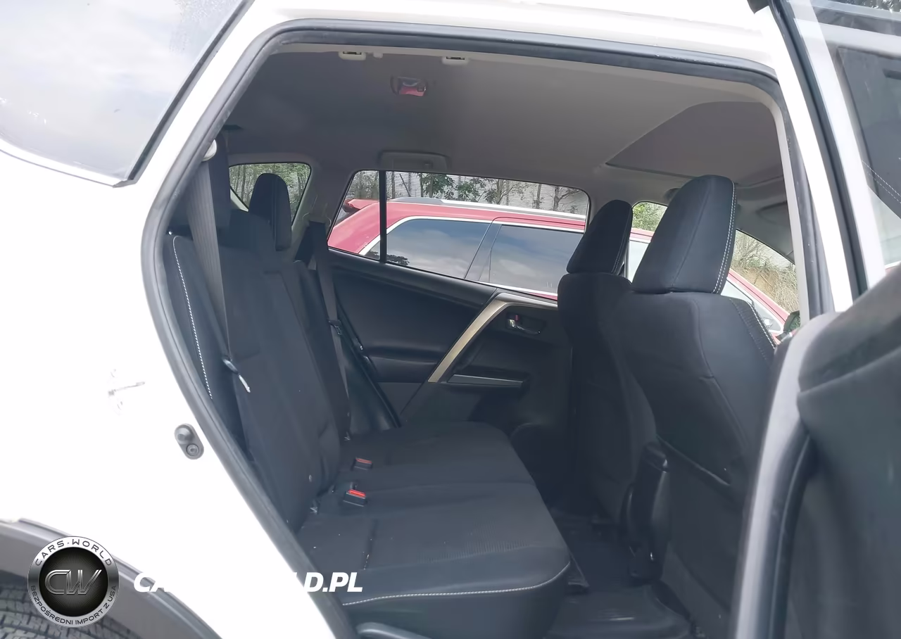 2018 Toyota Rav4 Xle VIN:JTMRFREV7JD232555 - 8