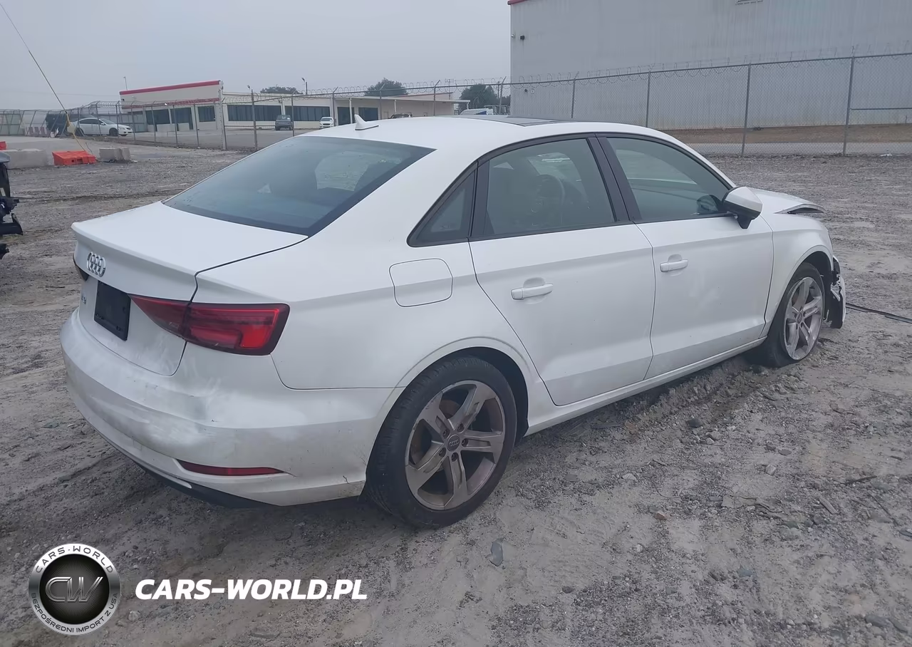 2017 Audi A3 Premium VIN:WAUAUGFF5H1039148 - 4