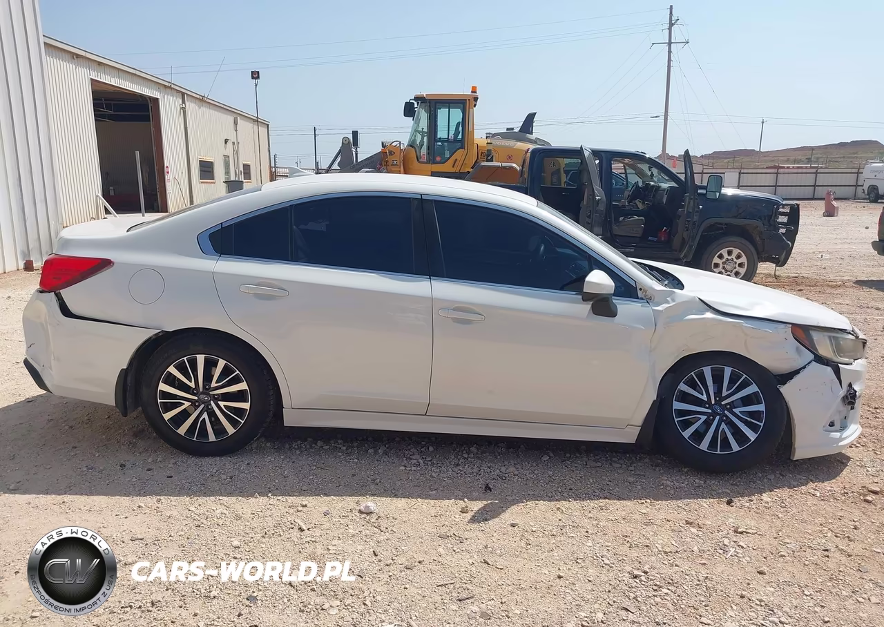 2018 Subaru Legacy 2.5I Premium VIN:4S3BNAC63J3040184 - 13