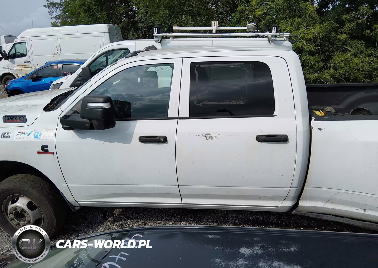 2024 Ram 3500 VIN:3C63RRGL1RG109929 - 16