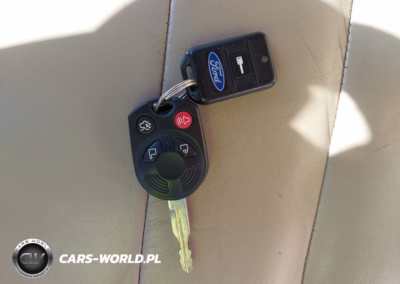 2010 Ford Escape Limited VIN:1FMCU0E78AKC71770 - 11