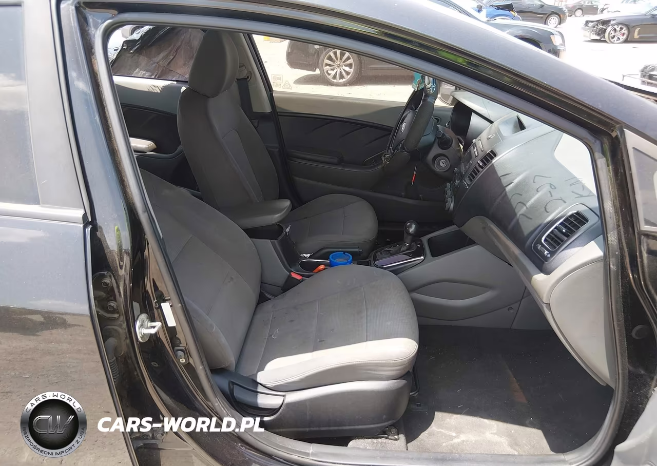 2018 Kia Forte Lx VIN:3KPFK4A71JE236429 - 5